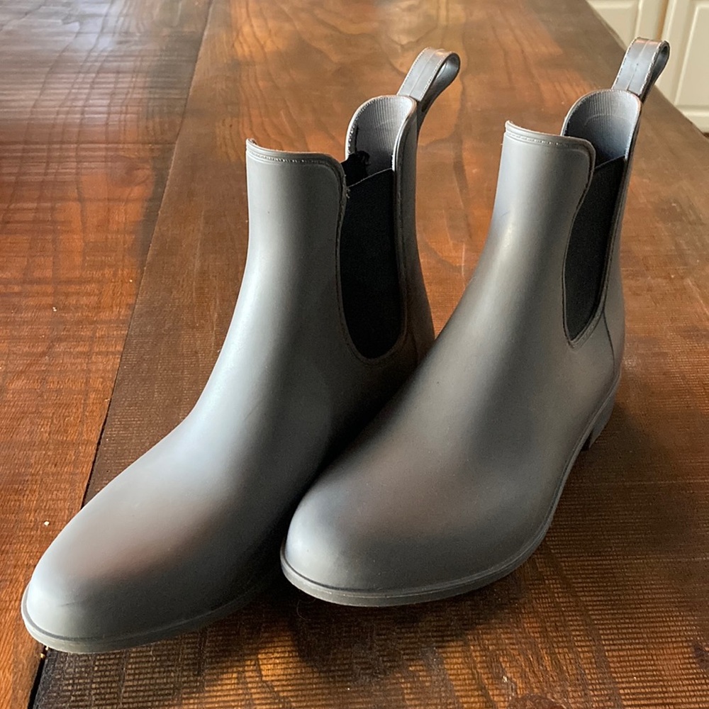 Capelli New York Grey boots size 9